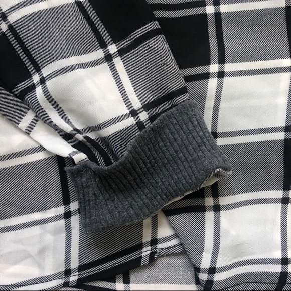 Wild Blue Sadie Robertson Woman's Top - Picture 5 of 8